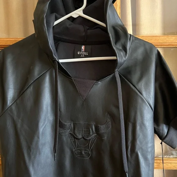⭐️Chicago Bulls 🏀 FISLL Black dress Size Medium ⭐️ - Picture 1 of 8